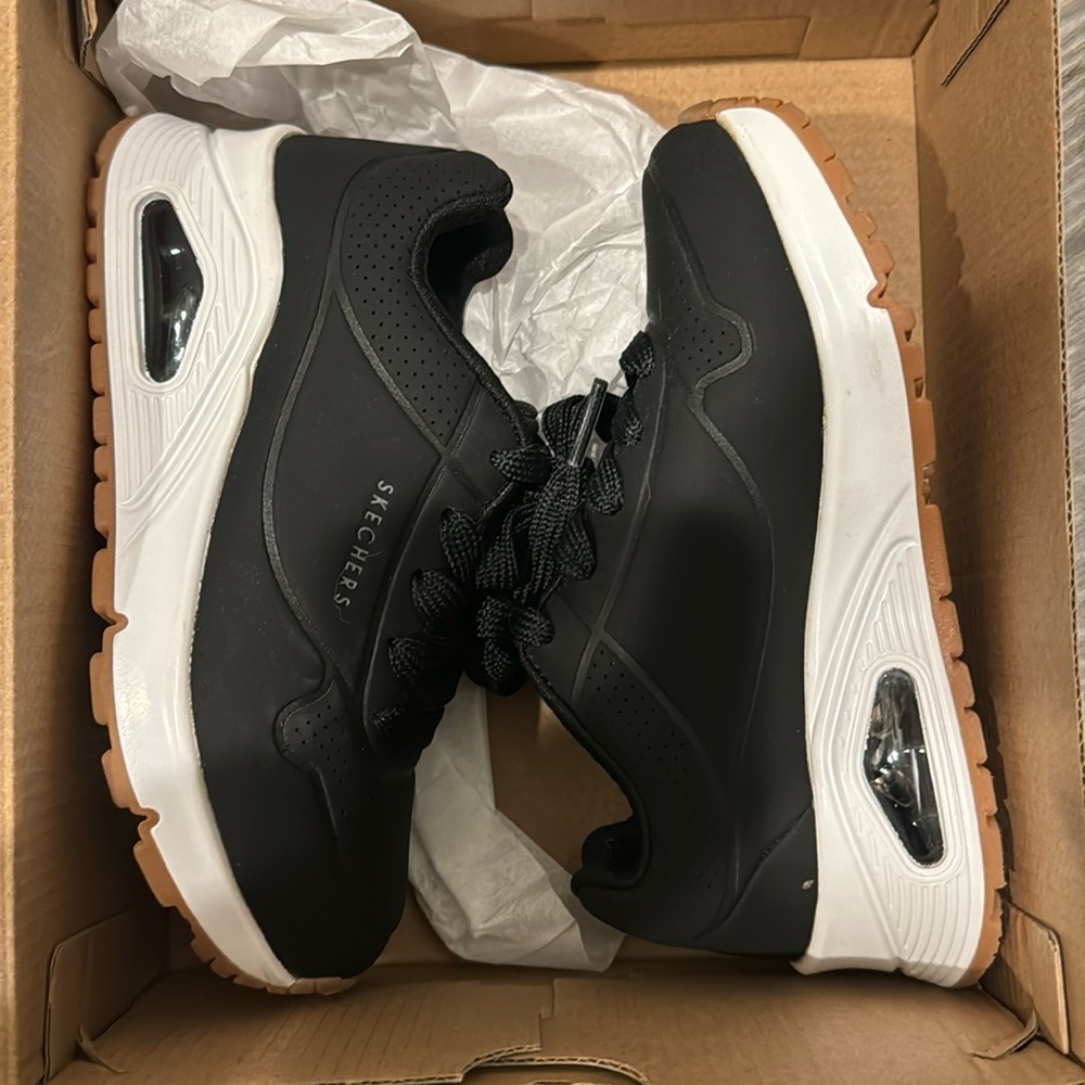 My daughter wore them once and didn’t like the color bc it’s not pink